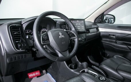 Mitsubishi Outlander III рестайлинг 3, 2012 год, 1 530 000 рублей, 11 фотография