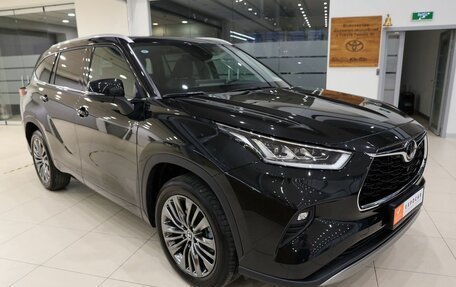 Toyota Highlander, 2025 год, 6 000 000 рублей, 3 фотография