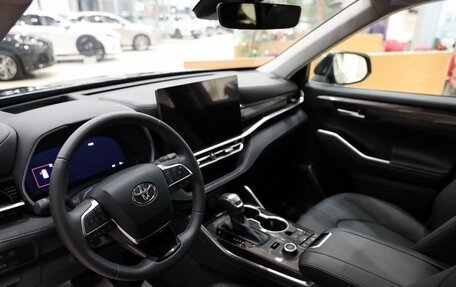 Toyota Highlander, 2025 год, 6 000 000 рублей, 17 фотография