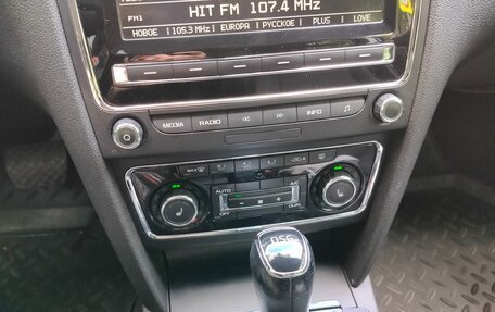 Skoda Superb III рестайлинг, 2013 год, 920 000 рублей, 13 фотография