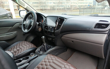 Mitsubishi L200 IV рестайлинг, 2018 год, 1 690 000 рублей, 13 фотография