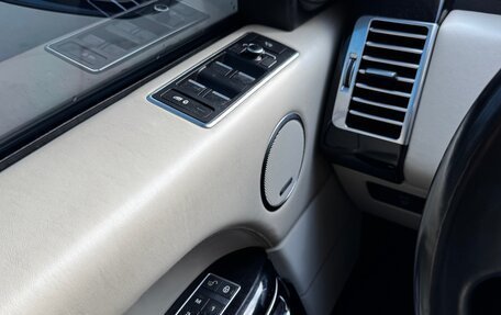 Land Rover Range Rover IV рестайлинг, 2013 год, 3 500 000 рублей, 24 фотография