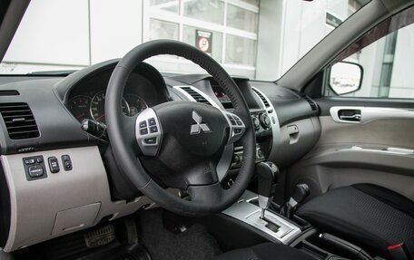 Mitsubishi Pajero Sport II рестайлинг, 2011 год, 1 420 000 рублей, 10 фотография