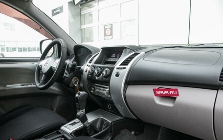 Mitsubishi Pajero Sport II рестайлинг, 2011 год, 1 420 000 рублей, 24 фотография