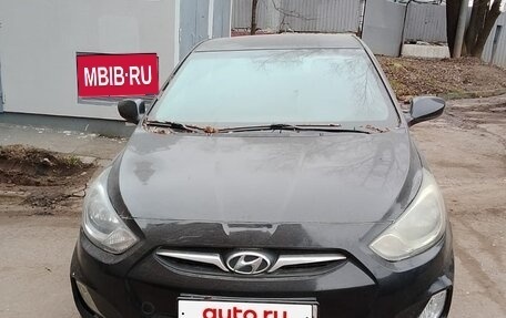 Hyundai Solaris II рестайлинг, 2011 год, 950 000 рублей, 1 фотография