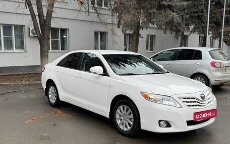 Toyota Camry, 2011 год, 2 850 000 рублей, 2 фотография