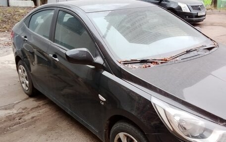Hyundai Solaris II рестайлинг, 2011 год, 950 000 рублей, 3 фотография