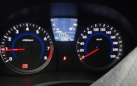 Hyundai Solaris II рестайлинг, 2011 год, 950 000 рублей, 11 фотография