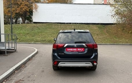 Mitsubishi Outlander III рестайлинг 3, 2020 год, 1 879 999 рублей, 6 фотография