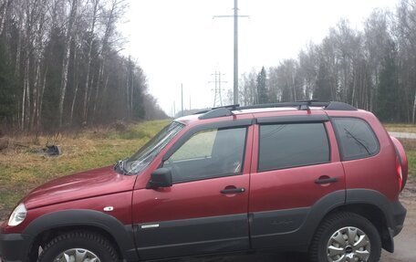 Chevrolet Niva I рестайлинг, 2012 год, 630 000 рублей, 4 фотография