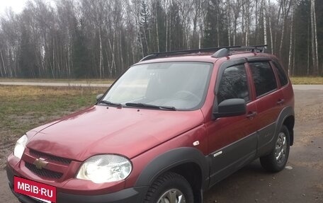 Chevrolet Niva I рестайлинг, 2012 год, 630 000 рублей, 3 фотография