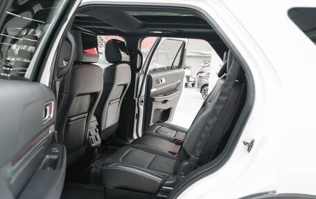 Ford Explorer VI, 2017 год, 2 249 000 рублей, 9 фотография