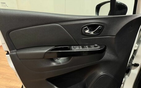 Renault Kaptur I рестайлинг, 2017 год, 1 299 000 рублей, 34 фотография