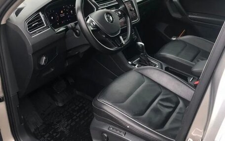 Volkswagen Tiguan II, 2019 год, 3 900 000 рублей, 3 фотография