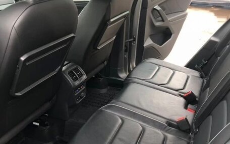 Volkswagen Tiguan II, 2019 год, 3 900 000 рублей, 4 фотография