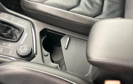 Volkswagen Tiguan II, 2019 год, 3 900 000 рублей, 5 фотография