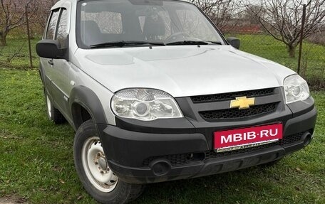Chevrolet Niva I рестайлинг, 2011 год, 499 000 рублей, 1 фотография