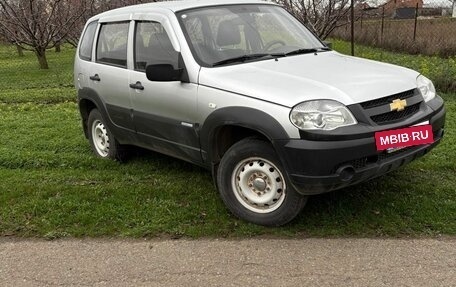 Chevrolet Niva I рестайлинг, 2011 год, 499 000 рублей, 3 фотография