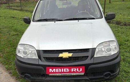 Chevrolet Niva I рестайлинг, 2011 год, 499 000 рублей, 2 фотография