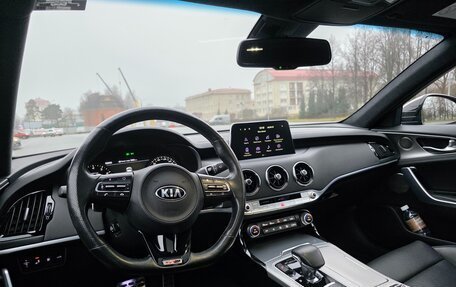 KIA Stinger I, 2018 год, 3 300 000 рублей, 10 фотография
