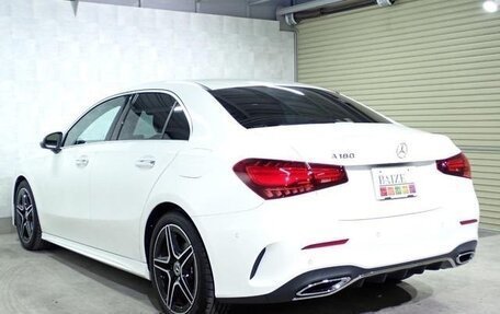 Mercedes-Benz A-Класс, 2024 год, 2 800 000 рублей, 4 фотография