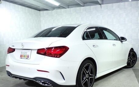 Mercedes-Benz A-Класс, 2024 год, 2 800 000 рублей, 2 фотография