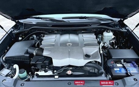 Toyota Land Cruiser 200, 2020 год, 8 850 000 рублей, 10 фотография
