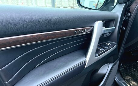Toyota Land Cruiser 200, 2020 год, 8 850 000 рублей, 14 фотография