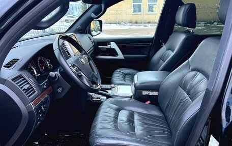 Toyota Land Cruiser 200, 2020 год, 8 850 000 рублей, 20 фотография