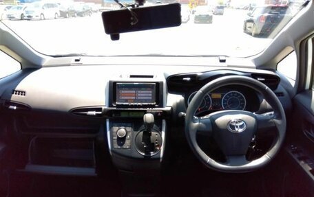 Toyota Wish II, 2011 год, 1 470 000 рублей, 15 фотография