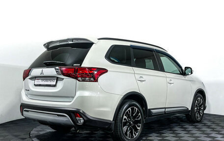 Mitsubishi Outlander III рестайлинг 3, 2021 год, 2 850 000 рублей, 5 фотография