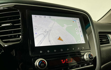 Mitsubishi Outlander III рестайлинг 3, 2021 год, 2 850 000 рублей, 15 фотография