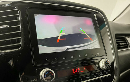 Mitsubishi Outlander III рестайлинг 3, 2021 год, 2 850 000 рублей, 16 фотография