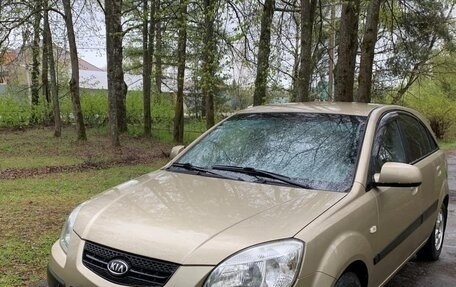 KIA Rio II, 2006 год, 555 555 рублей, 2 фотография