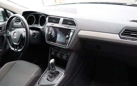 Volkswagen Tiguan II, 2018 год, 2 190 000 рублей, 11 фотография