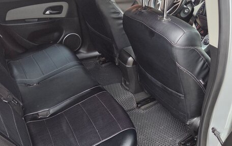 Chevrolet Cruze II, 2011 год, 700 000 рублей, 10 фотография