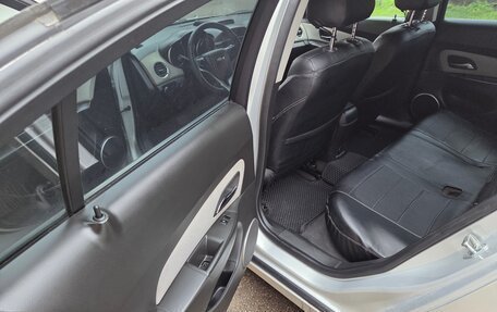 Chevrolet Cruze II, 2011 год, 700 000 рублей, 6 фотография