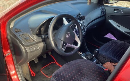 Hyundai Solaris II рестайлинг, 2012 год, 850 000 рублей, 5 фотография