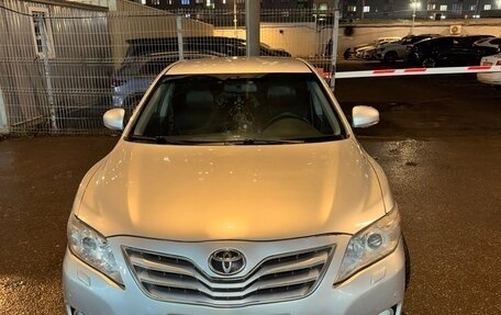 Toyota Camry, 2010 год, 900 000 рублей, 1 фотография