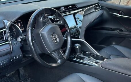 Toyota Camry, 2021 год, 3 250 000 рублей, 2 фотография