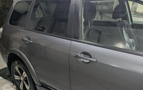 Mitsubishi Outlander III рестайлинг 3, 2006 год, 880 000 рублей, 7 фотография