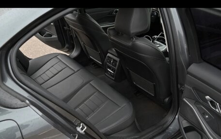 BMW 3 серия, 2019 год, 3 950 000 рублей, 14 фотография