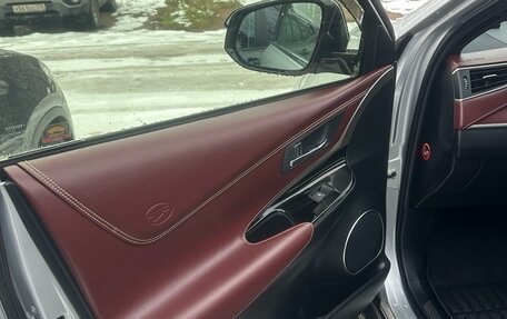 Toyota Harrier, 2019 год, 3 400 000 рублей, 8 фотография