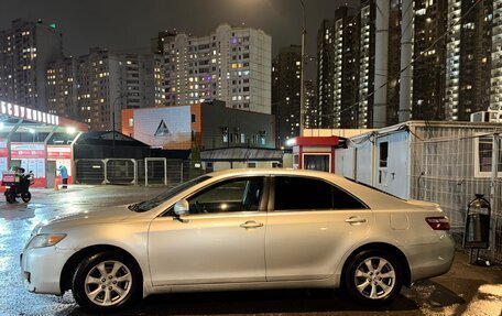 Toyota Camry, 2010 год, 900 000 рублей, 5 фотография