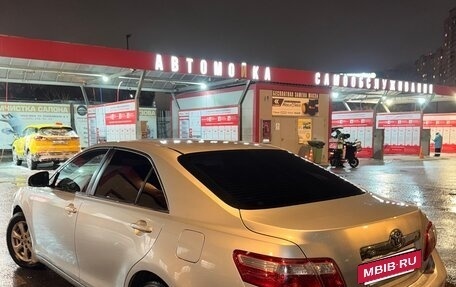 Toyota Camry, 2010 год, 900 000 рублей, 4 фотография