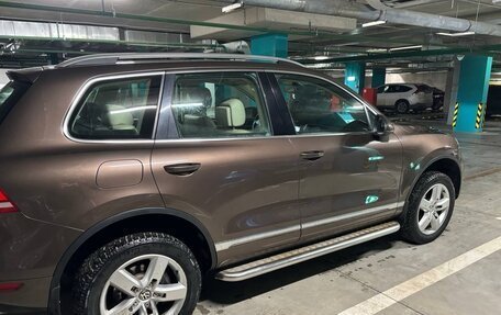 Volkswagen Touareg III, 2011 год, 2 500 000 рублей, 4 фотография