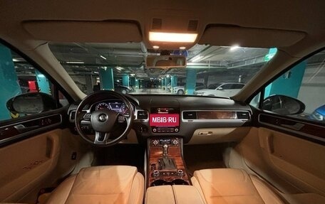 Volkswagen Touareg III, 2011 год, 2 500 000 рублей, 8 фотография