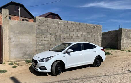 Hyundai Solaris II рестайлинг, 2017 год, 700 000 рублей, 7 фотография