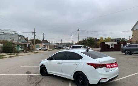 Hyundai Solaris II рестайлинг, 2017 год, 700 000 рублей, 4 фотография