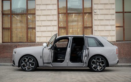 Rolls-Royce Cullinan, 2025 год, 76 000 000 рублей, 9 фотография